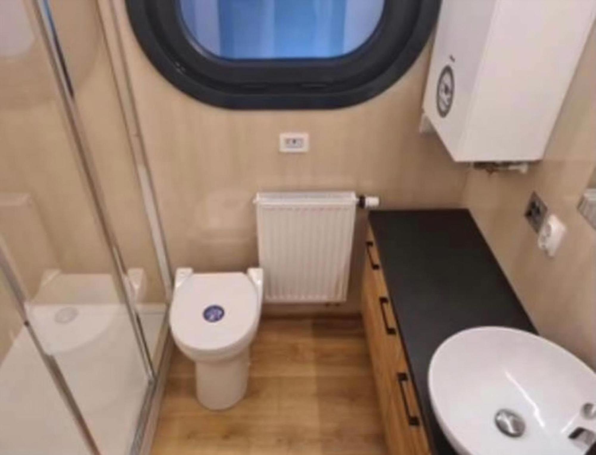Hausboot Schiff Fuer 4 Personen Ca, 33 M Sup2 In Braunsbedra, Sachsen Anhalt Halle Saale Unstrut Region Ngoại thất bức ảnh