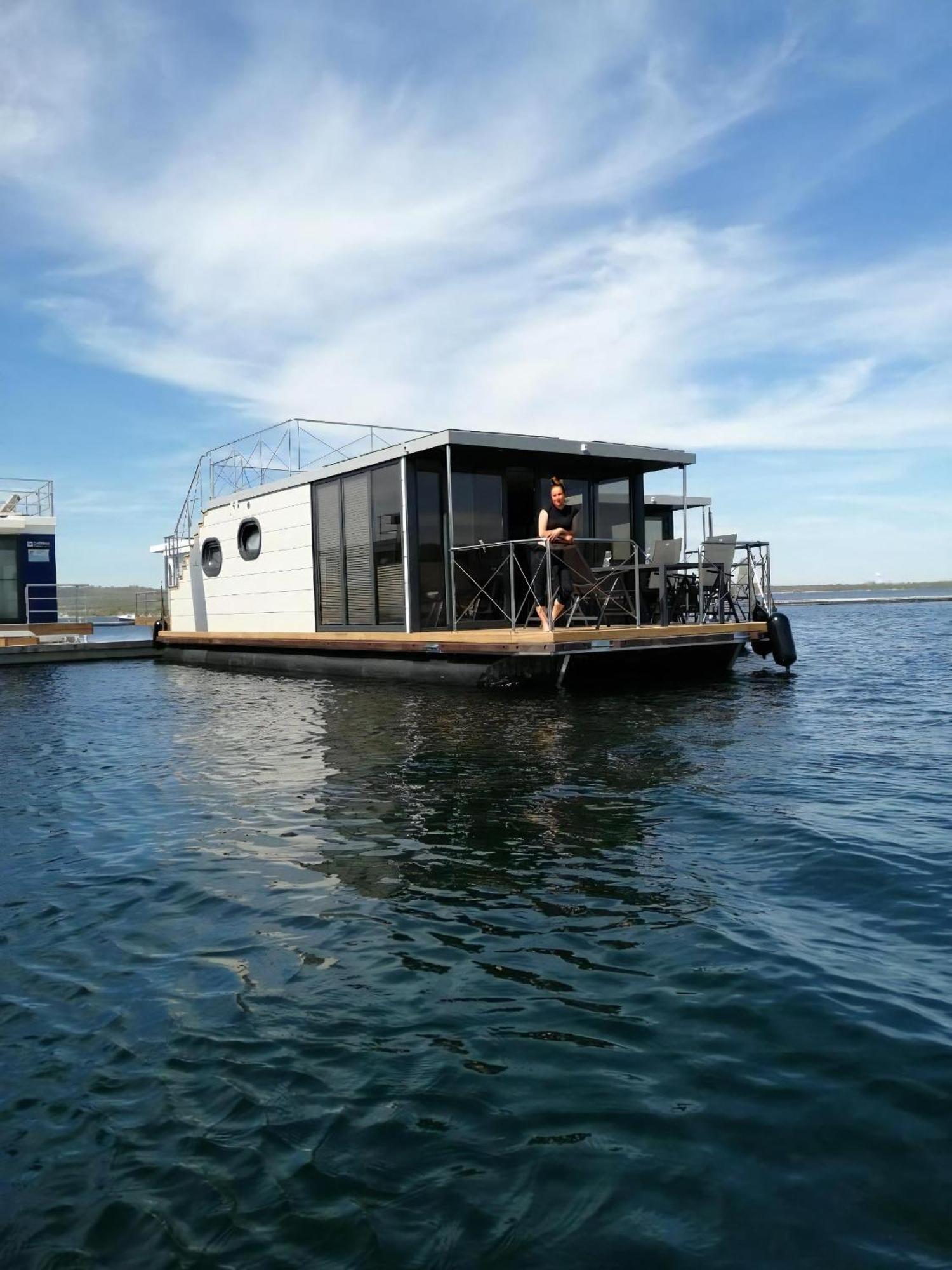 Hausboot Schiff Fuer 4 Personen Ca, 33 M Sup2 In Braunsbedra, Sachsen Anhalt Halle Saale Unstrut Region Ngoại thất bức ảnh